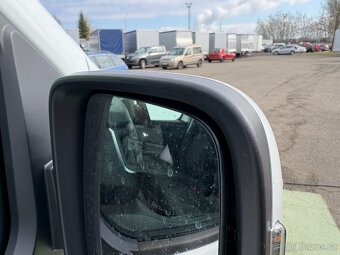 Renault Trafic 2.0dCi do 2,49t, Spaní, Topení - 20