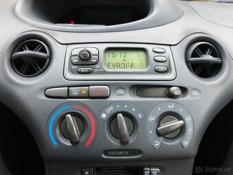 TOYOTA YARIS 1.0 VVT-i - 20