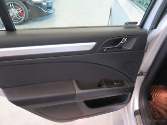 Škoda Superb 2.0TDI 103kW,klima,výhřev,parkasist - 20