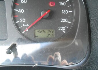 Volkswagen Golf 1,9 TDI 66 kW KLIMA Historie nafta - 20