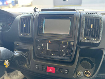 McLouis Nevis, 2014 - celointegrovaný obytný vůz - 20