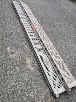 Věž z modulového lešení Layher allround prac. výška 5,5m + - 20