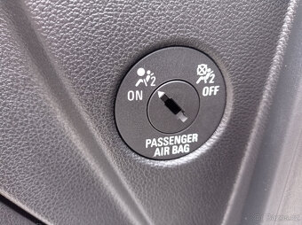 Opel Meriva 1.4i 74kW Klima/Tempomat - 20