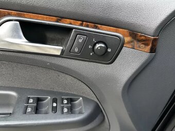 Volkswagen Touran 2.0 TDI 103kW DSG Xenony Šíbr ALU R18 Face - 20