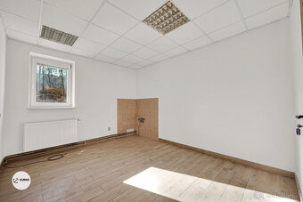 Výrobní, skladovací prostor na pozemku o výměře 19.464 m2 v  - 20