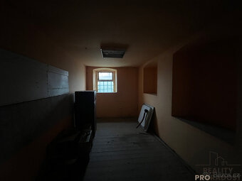 Prodej domu k rekonstrukci k podnikání nebo na bydlení ve Ve - 20