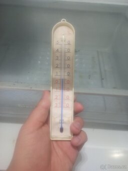 Prodám starší kombinovanou lednici s mrazákem. - 20