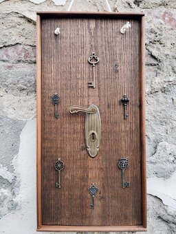 Věšáky, dekorace z masivu / Levně - 20