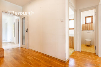 Prodej rodinného domu 260 m² s pozemkem 2122m² - 20