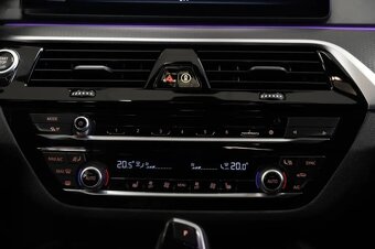 BMW Řada 5, 4x4,TAŽNÉ,DPH,ČR,Adaptiv LED - 20