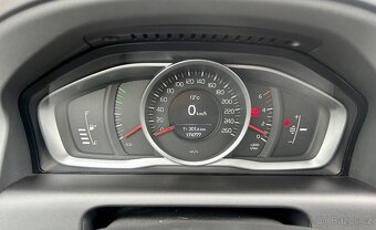 VOLVO XC60 2.4D5 158KW 4x4 MANUÁL Bi-XENON-NAVI-PANORAMA-PDC - 20