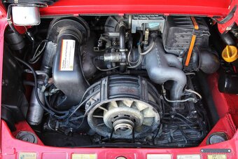 Porsche 911 Carrera 3.2 z roku 1986 - 20