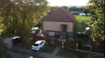 Prodej rodinného domu 3+1 s fotovoltaikou, bazénem a garáží - 20
