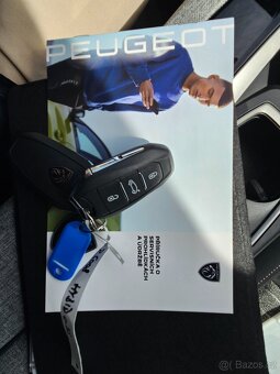 Peugeot 5008 Hybrid 136 e-DCS6 ALLURE - 20