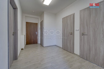 Prodej bytu 3+kk, 74 m², se zahradou ve Vochově - 20