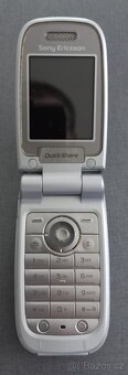 Prodám Sony-Ericsson nejspíš je to Z520i funkčni s nabíj. - 20