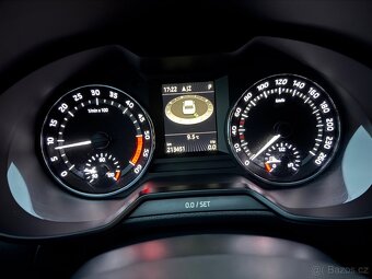Škoda Octavia Combi SCOUT 2,0 TDI DSG 4x4 135kW Kamera ACC - 20