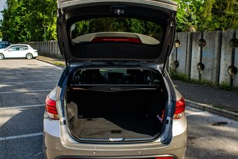 Hyundai i40 CW 1.7 CRDi Business - ZÁRUKA 1 rok / 30 000 km - 20