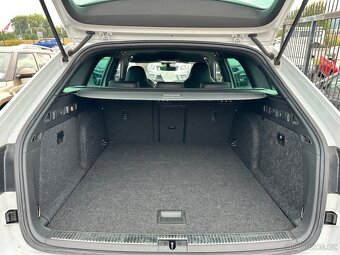 Škoda Superb 2.0TDi SPORTLINE, PO SERVISU - 20