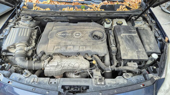 Opel Insignia combi 2,0TDCI 96KW kod: A20DT - 20