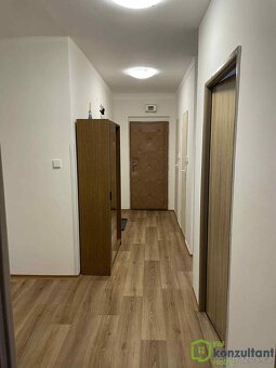 Pronájem prostorného bytu 3+1 s lodžií – 68 m², 3. NP, výtah - 20