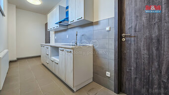 Pronájem kancelářského prostoru, 701 m², Praha - 20