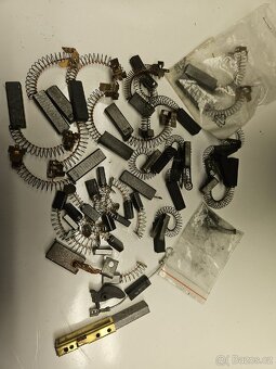 RÚZNÉ METLY A HÁKY - 20