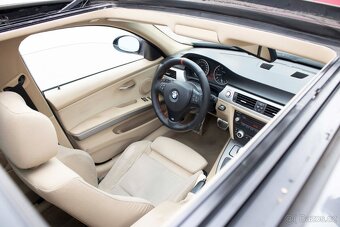 BMW Rad 3 Touring 320 i 150k A/T - 20