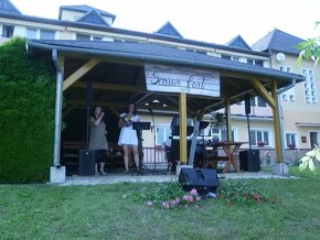 ŽIVÁ HUDBA NA OSLAVY, SVATBY, PLESY + DJ - ZLÍNSKÝ KRAJ - 20