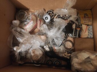 Různé náhradní díly pro auto Škoda 100 - 20