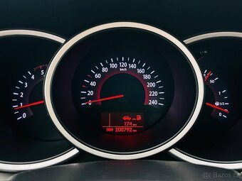 Kia Sorento 2.2D 4x4 MANUÁL VÝHŘEV 1.MAJITEL BEZ KOROZE - 20
