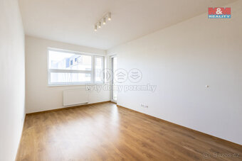 Pronájem bytu 2+kk, 61 m²,ul. A. Petrofa, Hradec Králové - 20