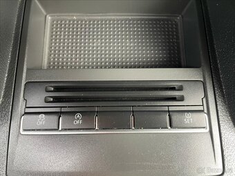 Volkswagen Touran 2,0 TDi 7 MÍSTNÉ  Comfortline BlueMotion - 20