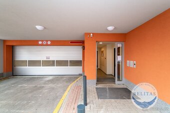 Pronájem nezařízeného bytu 1+kk 34 m² + 6 m² + balkon, Praha - 20