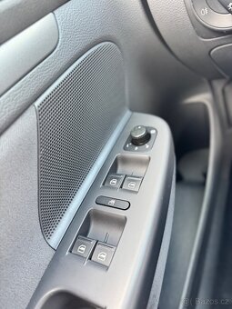 Volkswagen Golf,  1,9 TDI Comfortline Variant Ojeté, 5/2009, - 20