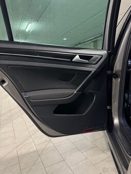 Volkswagen Golf GTE 1.4 TSI Plug-in Hybrid – výborný stav - 20