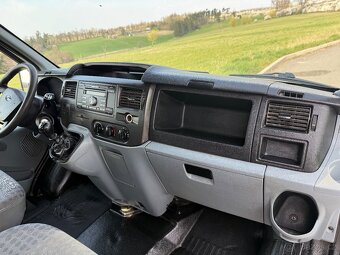 FORD TRANSIT VALNÍK 7 MÍST 2.2 85Kw - 20