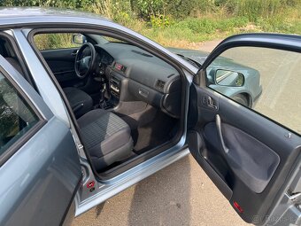 Škoda Octavia 1.9 tdi 66kw rok 2004 - 20