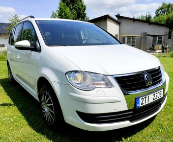 Volkswagen Touran 1.4TSi 2010 zánovní STK - levně - 20