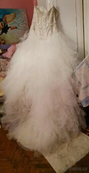 svatebni šaty z vleckou - 20