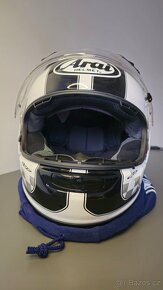 Integrální helma Arai Quantum - 2