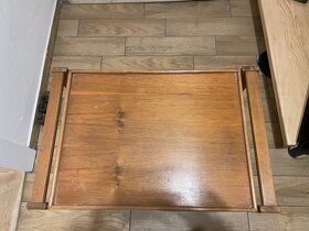 Dřevěný servírovací stolek - 2