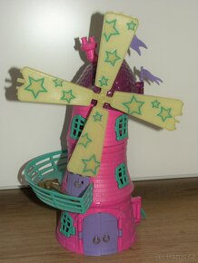 Kouzelný zámek, větrný mlýn, věžička a Filly koníčci - 2