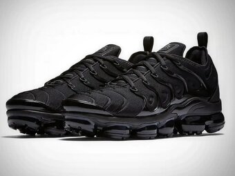 NIKE Air VaporMax PLUS 2019 "Triple black" - 2