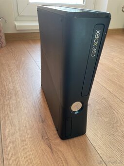 Xbox 360 Elite +Kinect a 6 her - 2