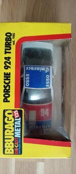 Prodám PORSCHE 924 TURBO v měřítku 1:25, značky  BBURAGO ve - 2