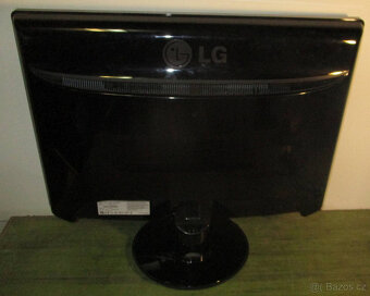 LCD monitor LG 22 palců, 1680x1050, DVI - 2