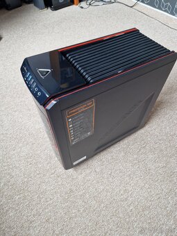 starší herní počítač Acer Predator G3-605 - 2