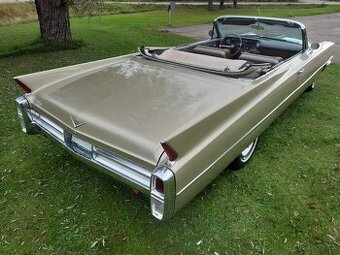 1963 Cadillac Series 62 Convertible - 2