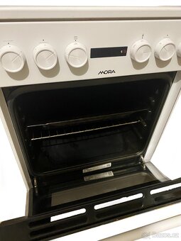 sklokeramický sporák s troubou E50 Mora C 2240 CW - 2